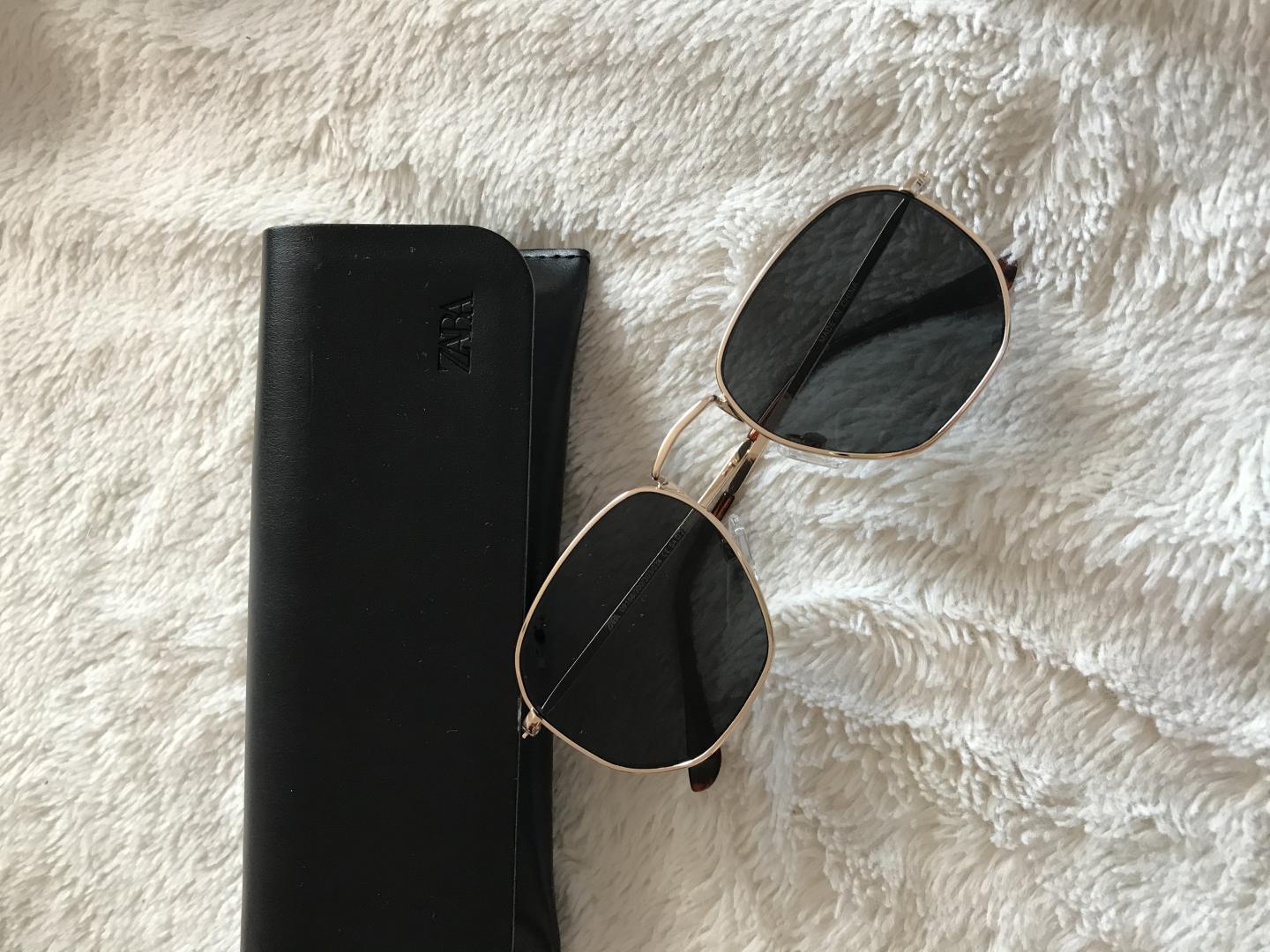 Отзыв на Солнцезащитные очки с ГЕОМЕТРИЧЕСКОЙ ШКАФ из Интернет-Магазина Zara