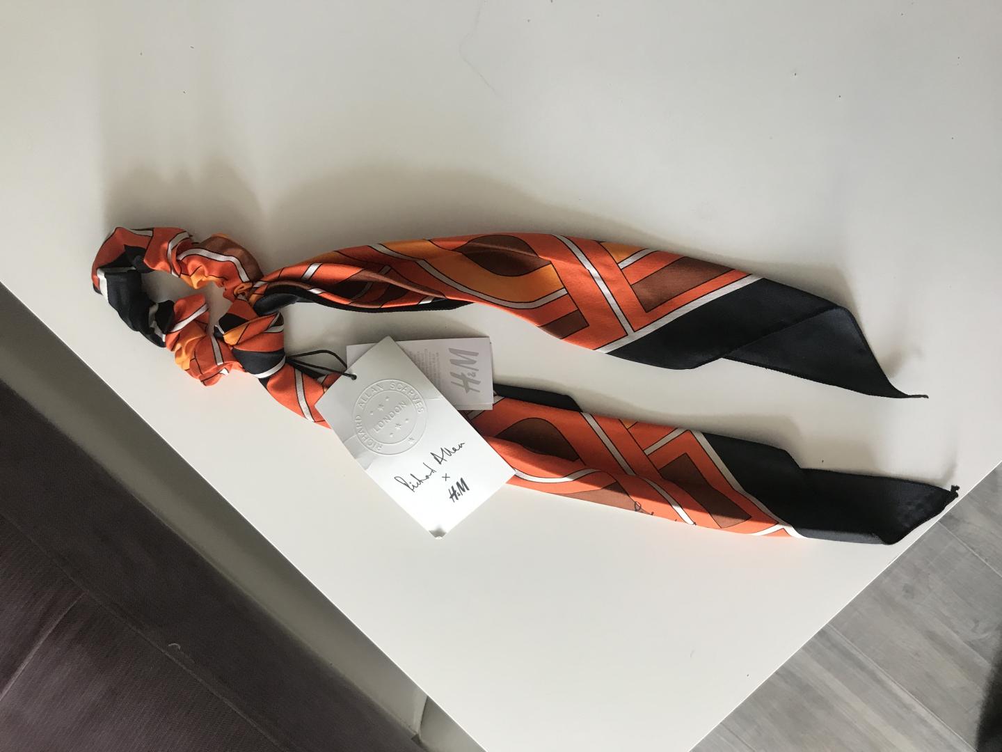 Отзыв на Резинка с Ткань деталь из Интернет-Магазина H&M