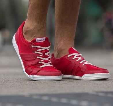 Отзыв на Кроссовки сникерсы Step Walk 100 Mesh для мужчин красный NEWFEEL из Интернет-Магазина Decathlon