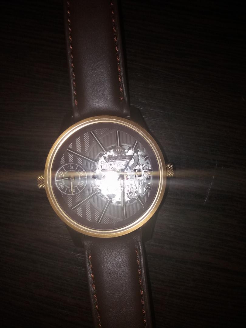 Отзыв на Ив Camani мужские Часы Человек Тараво аналоговый автоматический YC1054-A из Интернет-Магазина Amazon