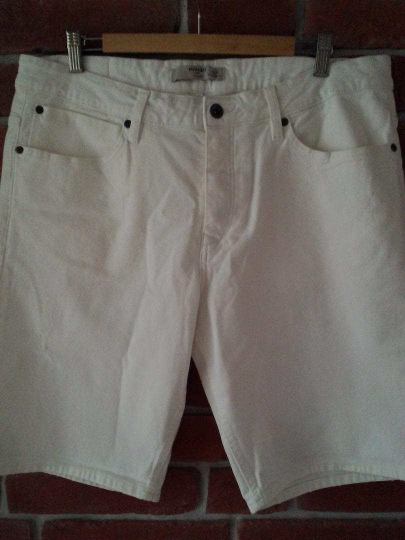 Отзыв на weiße-jeans-bermudas.  Art 53080148 из Интернет-Магазина MANGO Outlet