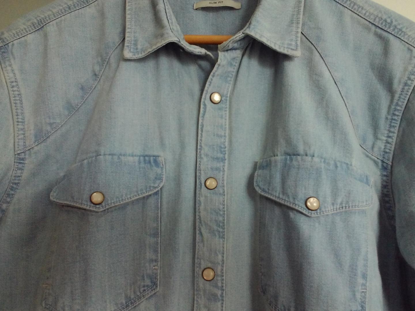 Отзыв на helles-slim-fit-jeanshemd из Интернет-Магазина MANGO Outlet