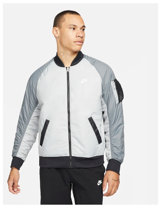 Верхняя одежда  Скидки до  50% из магазина Nike (Германия)