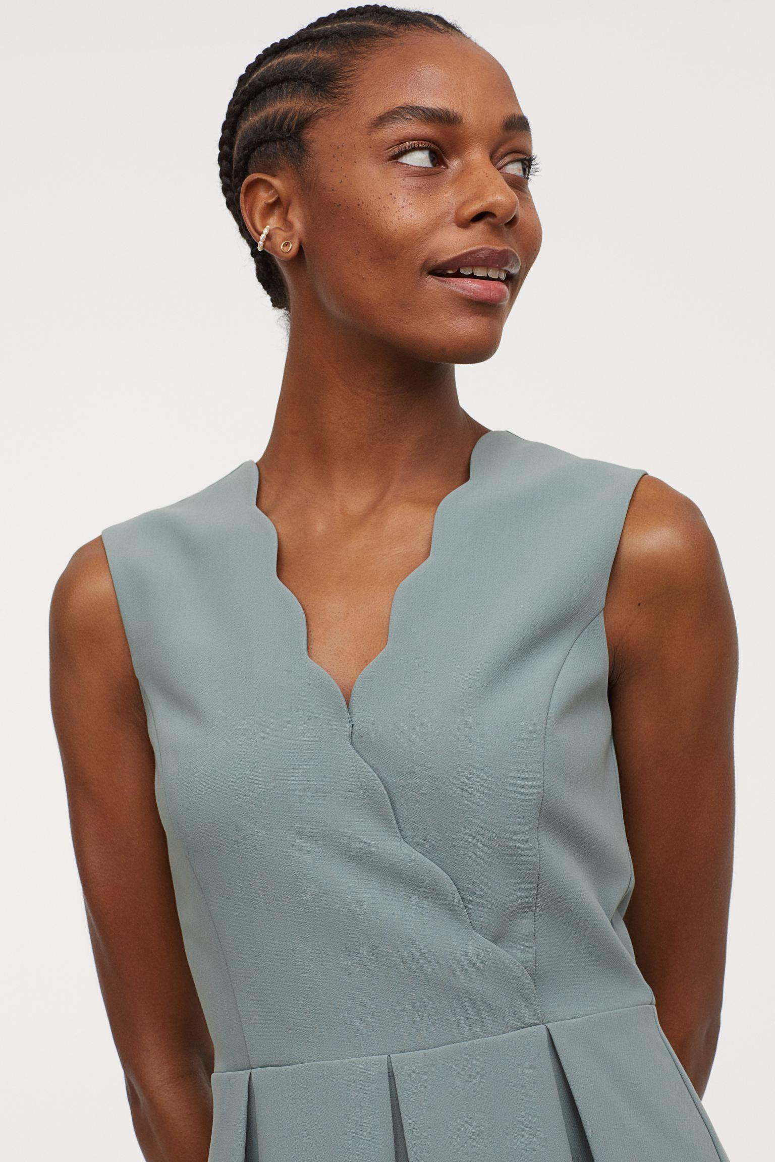 Отзыв на Платье с V-образным вырезом из Интернет-Магазина H&M